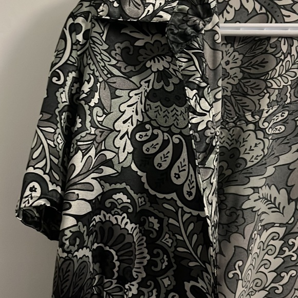 button up - Picture 2 of 4